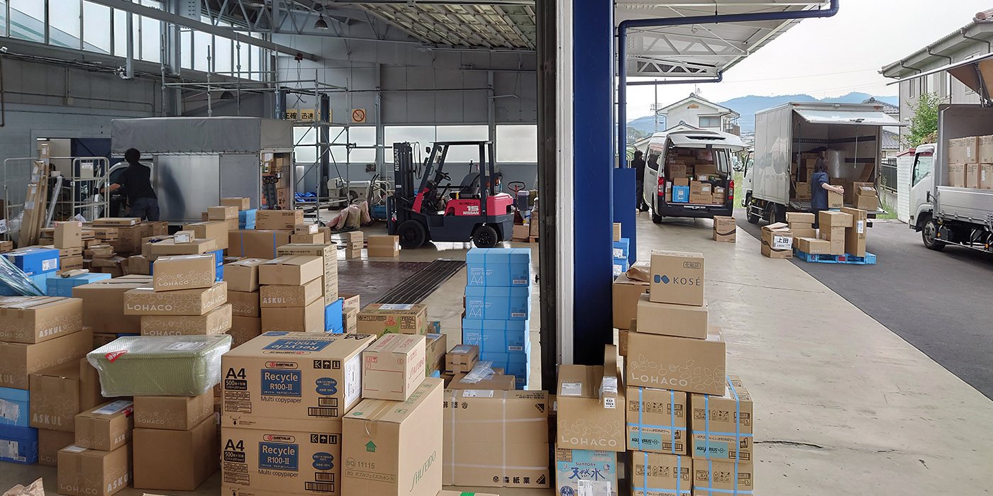 仕分け作業風景